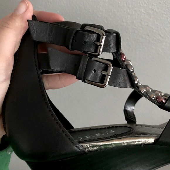 Guess Wedges Size 8 Black Pink Jeweled Sandals Chic Fun Double Side Buckle - Picture 2 of 5
